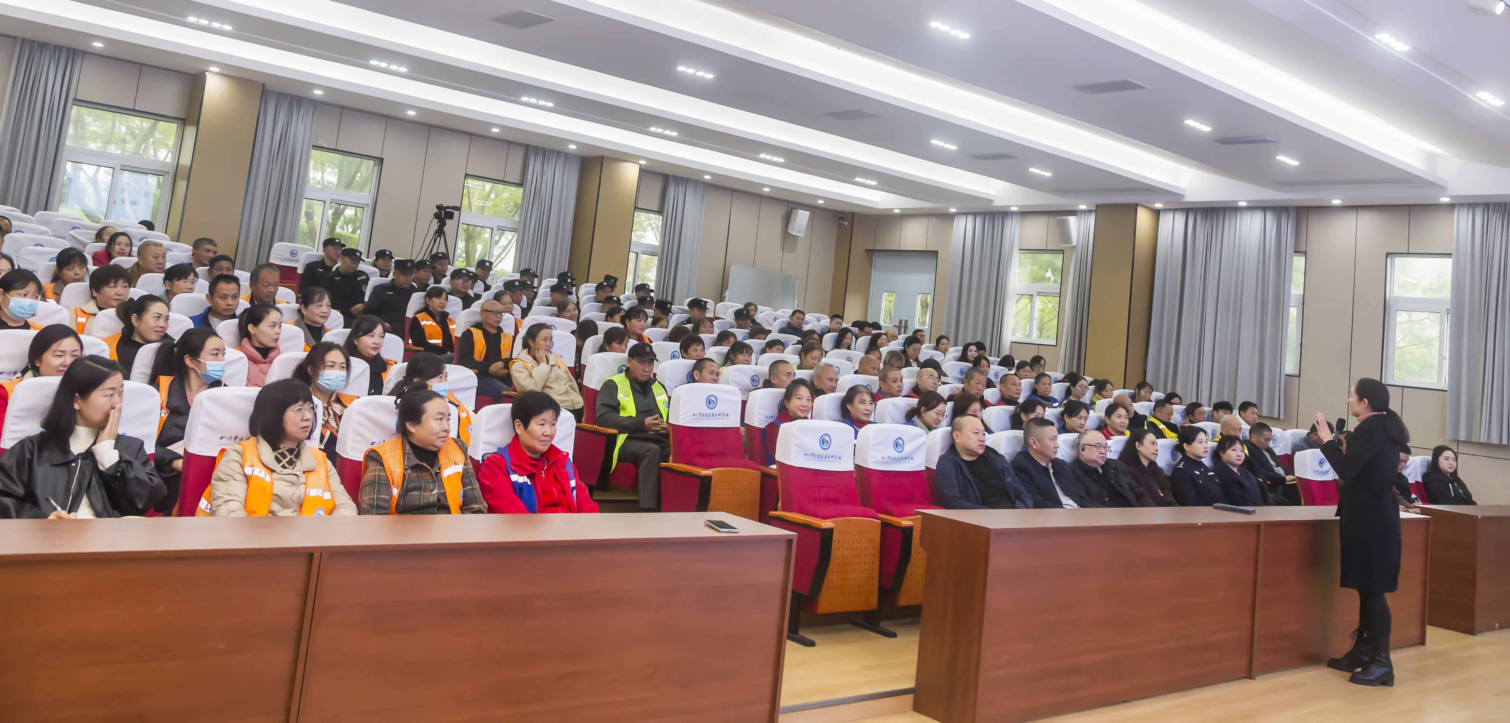 “三全育人”我们都是老师——我校举办“三全育人·服务育人”专题讲座